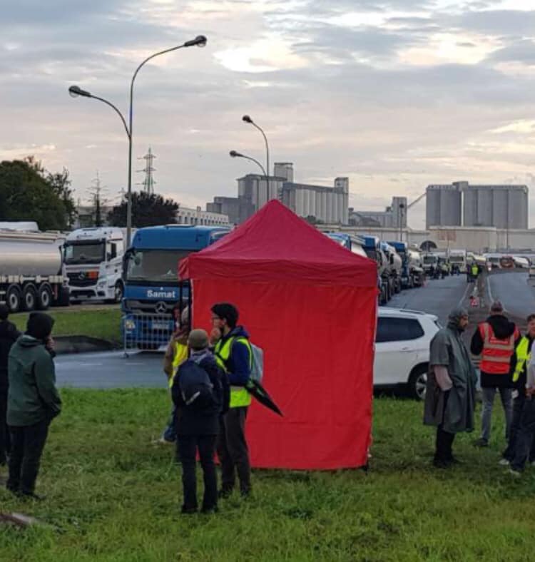 Blocage Raffinerie Bassens 33 22 Juin Gilet Au Poing